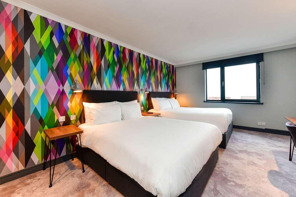 Village Hotel Cardiff Ruang foto