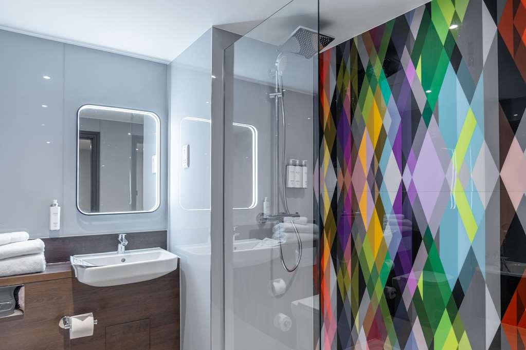 Village Hotel Cardiff Ruang foto